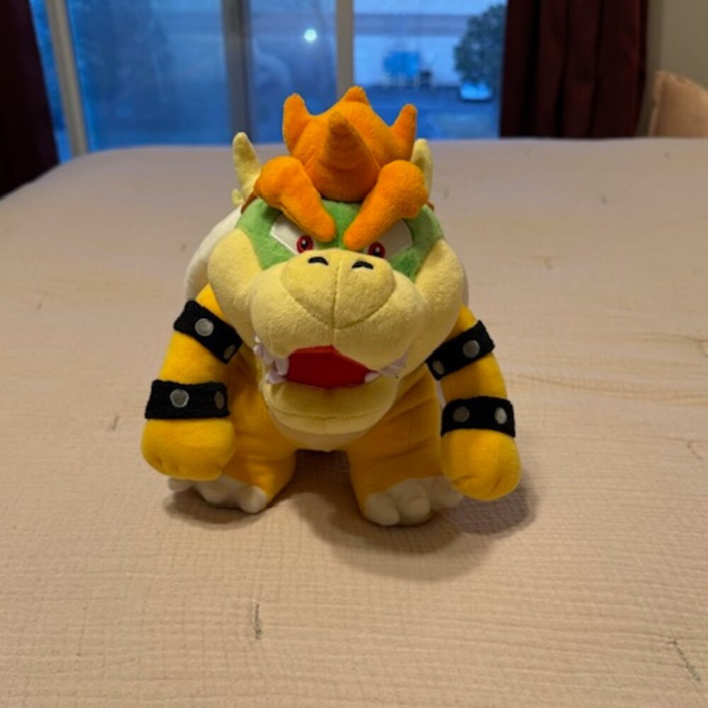 Nintendo Super Mario Brothers Bowser Plush Stuffie, 10"